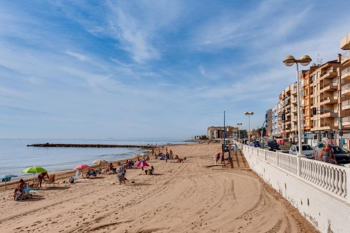 Nice Apartment With Terrace On The Los Locos Beach Torrevieja Kültér fotó