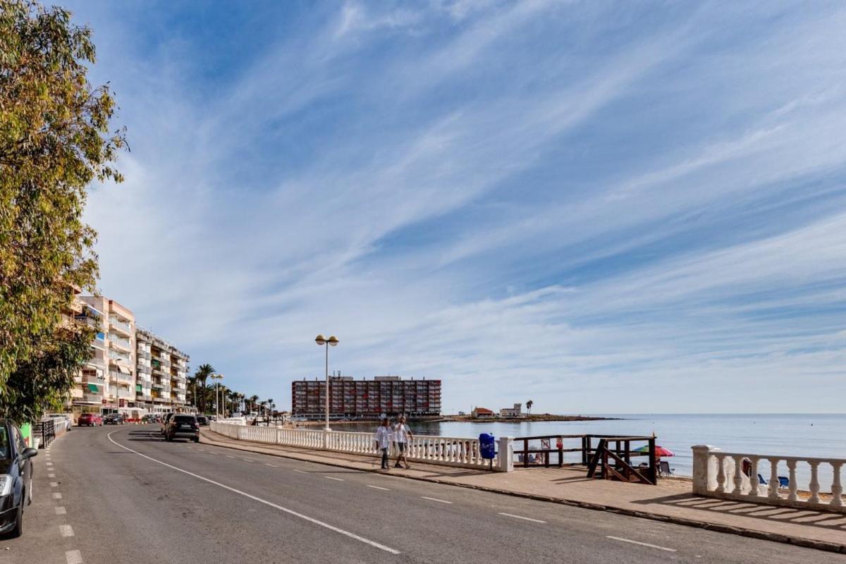 Nice Apartment With Terrace On The Los Locos Beach Torrevieja Kültér fotó