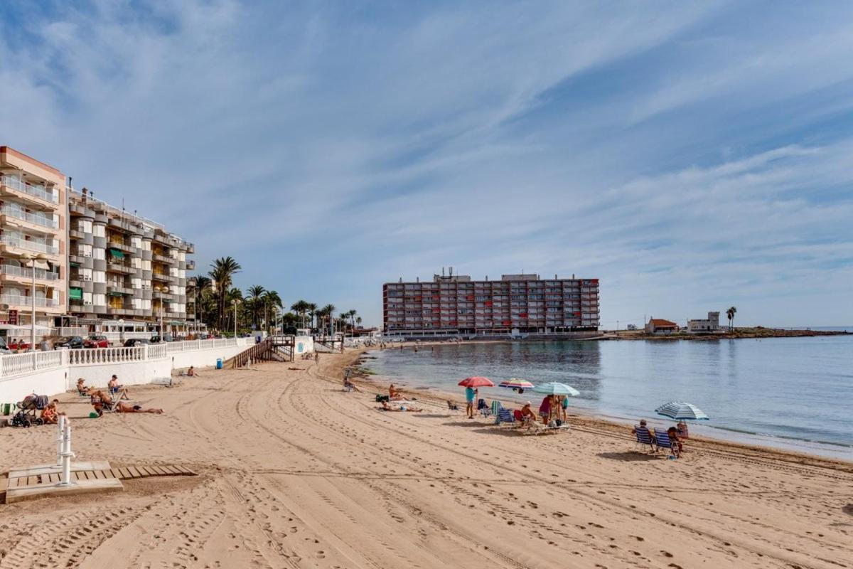 Nice Apartment With Terrace On The Los Locos Beach Torrevieja Kültér fotó