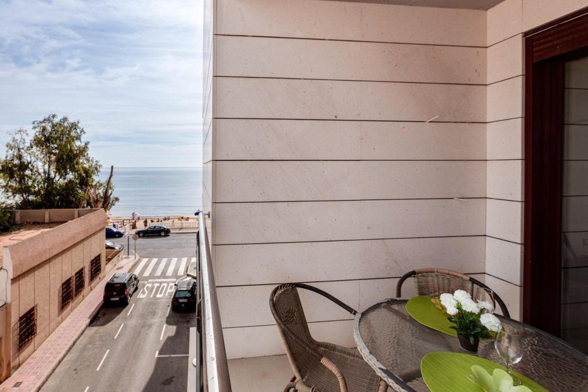 Nice Apartment With Terrace On The Los Locos Beach Torrevieja Kültér fotó